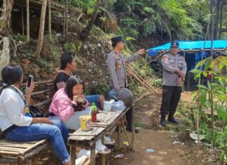 Kapolsek Giri Mulya Pimpin Patroli Arus Mudik di Perbatasan Bengkulu Utara