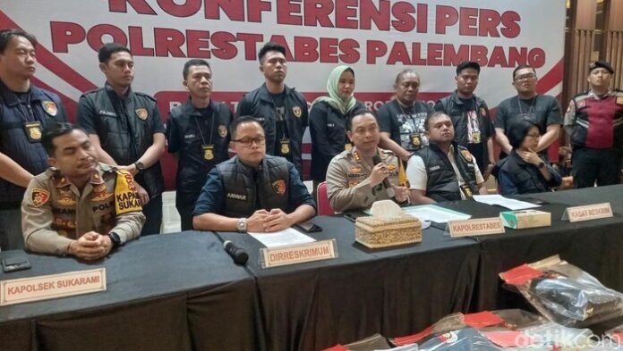 polisi-menetapkan-4-orang-tersangka-terkait-pembunuhan-siswi-smp-di-palembang_169