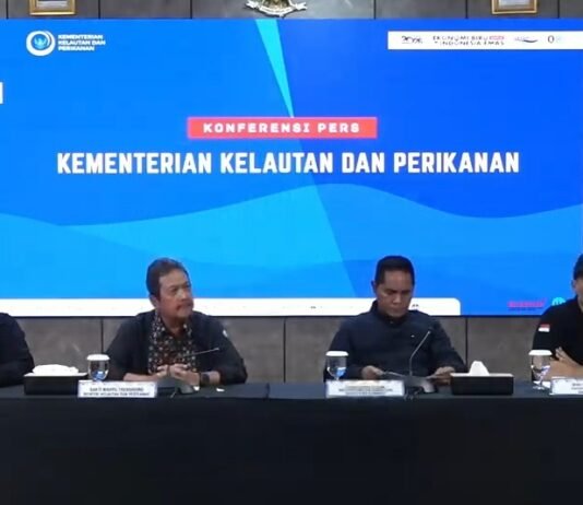 Menteri Trenggono Pastikan Tiga Pegawai KKP dalam Pesawat ATR yang Hilang Kontak
