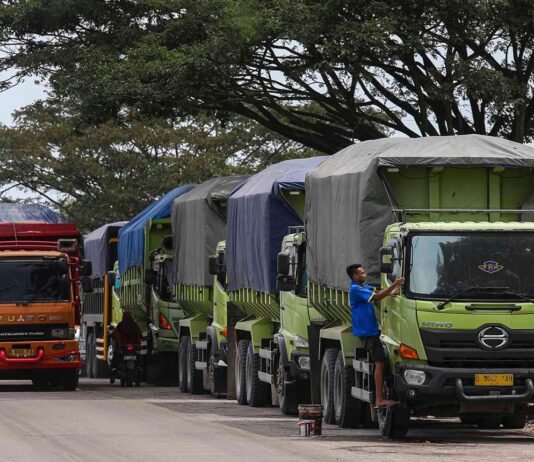 Kemenhub Ancam Bekukan Izin Perusahaan Nakal, Ribuan Truk Dialihkan saat Arus Mudik