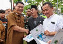 Sekda Banten Luncurkan POLI Perizinan, Permudah UMKM Urus NIB di Pasar