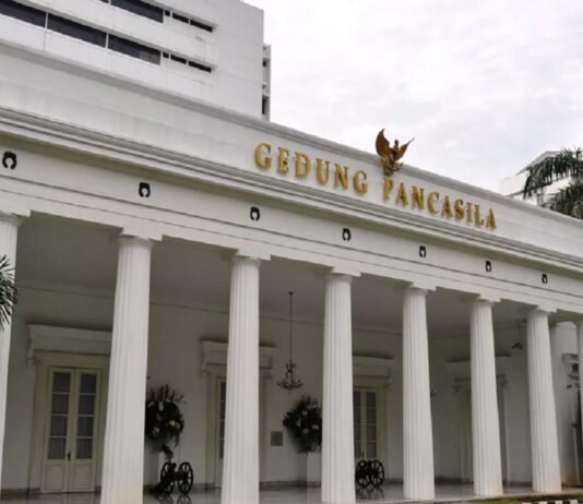 Kemlu Jalin Komunikasi untuk Bebaskan Empat WNI di Somalia