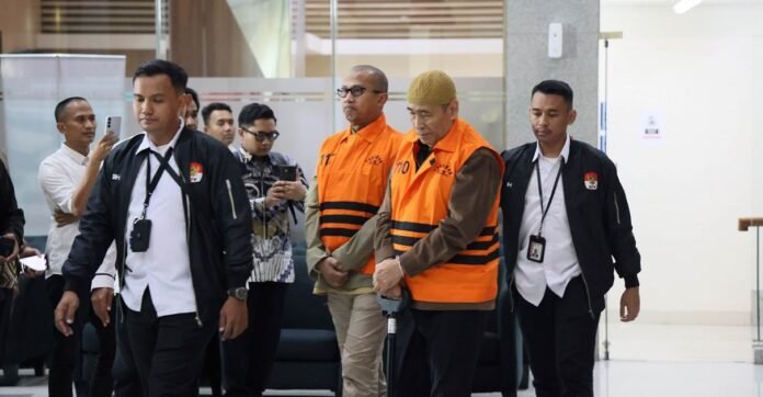 KPK-Tahan-2-Tersangka-Dugaan-TPK-Pembagian-Kuota-Ibadah-Haji-Indonesia-Tahun-2023-2024-image_large