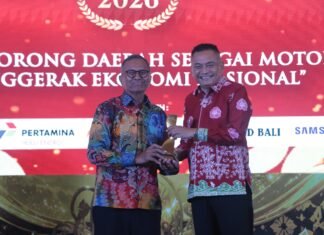 Jelang Hari Jadi Kabupaten Bengkulu Tengah Ke-18, Bupati Rachmat Riyanto Terima Penghargaan Nasional Disway Top Regional Leader