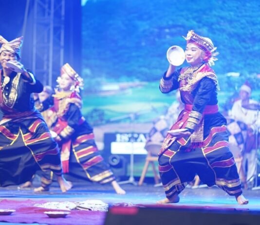 Tari Piring dan Atraksi Api Pukau Pengunjung TOBC 4.0 di Malaysia