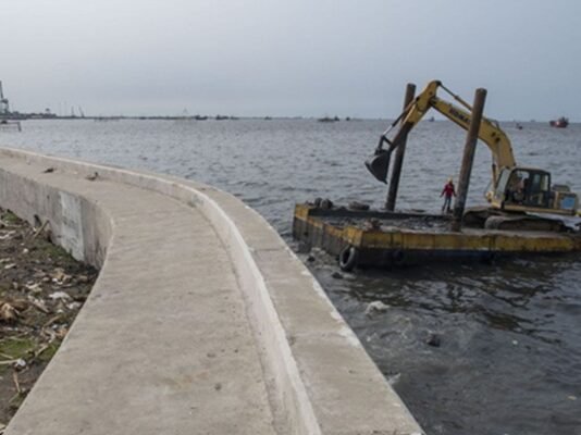 Prolog Nilai Pendekatan Hibrida AHY sebagai Solusi Rasional Pembangunan Giant Sea Wall