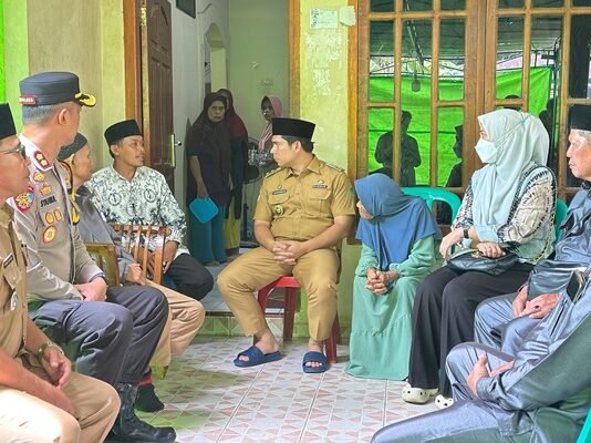Duka Satu Keluarga, Pemkab Rejang Lebong Hadir Berikan Dukungan